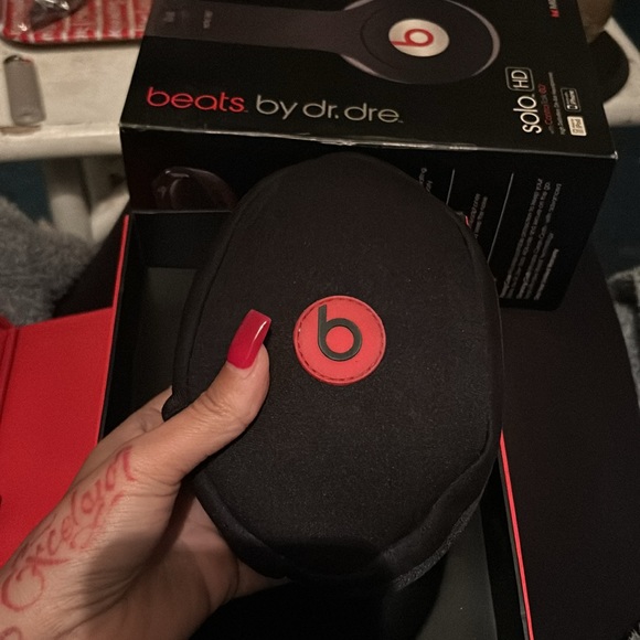 Solo HD with control talk, beats by Dr. Dre - Picture 2 of 3